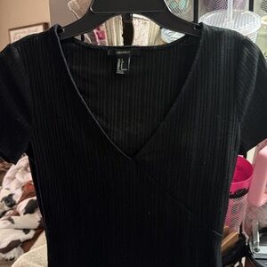 Forever 21 Black Ribbed V-Neck Short Sleeve Top